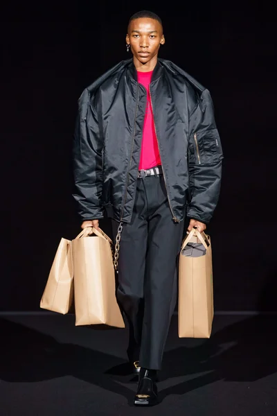 Look 44